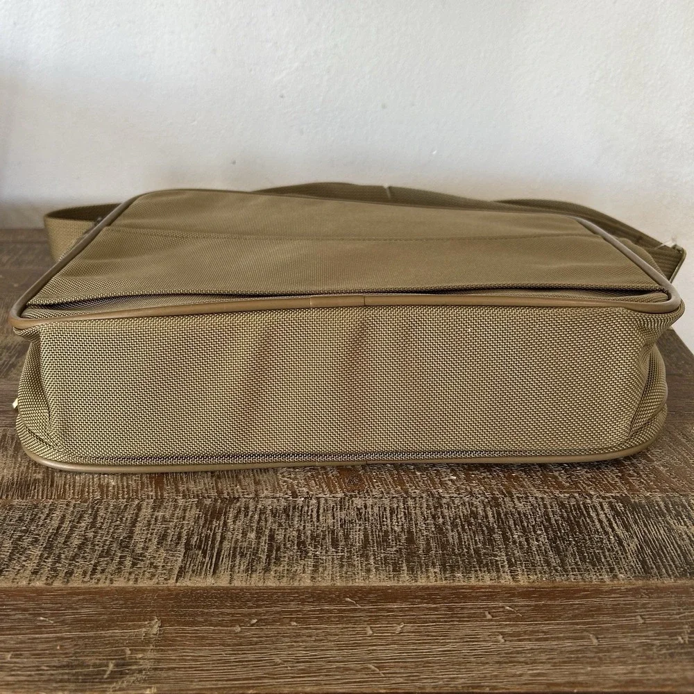 Hartmann International Flight Bag Travel Crossbody‎ Ballistic 5011-132 Commuter